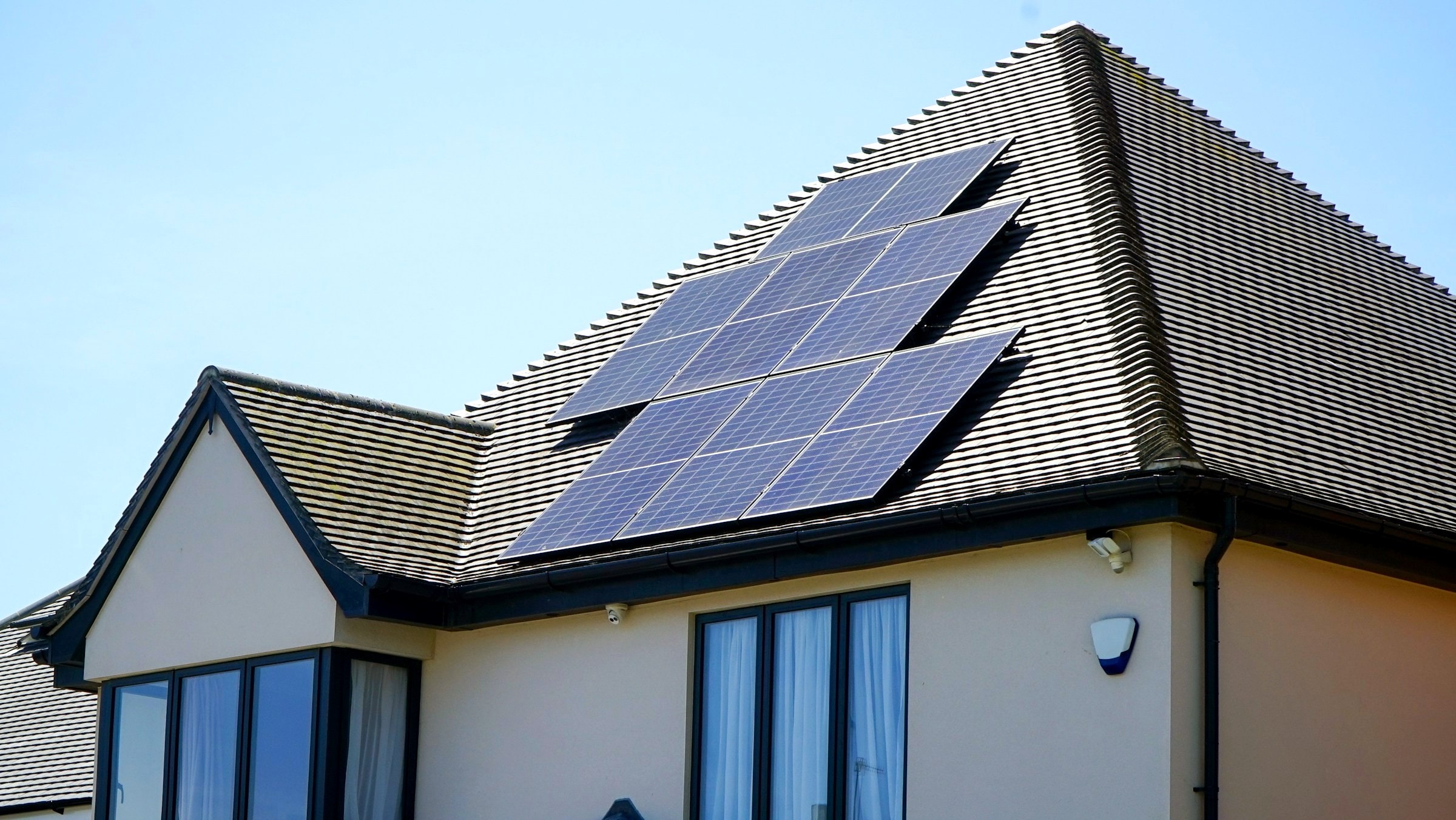 Eigenheim mit Solaranlage auf dem Dach